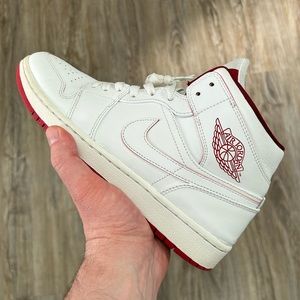 Jordan 1 Mid (White/Red)
